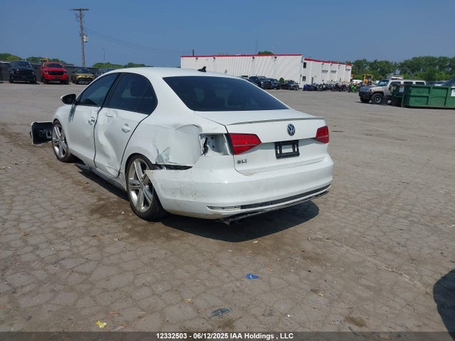3VW5S7AJ3FM266132 Volkswagen 2015