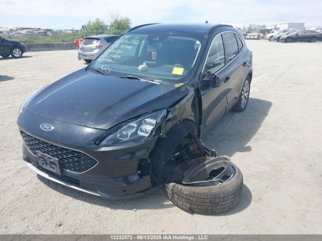 1FMCU9DZXMUA71232 Ford Escape Titanium