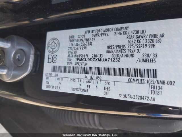 1FMCU9DZXMUA71232 Ford Escape Titanium