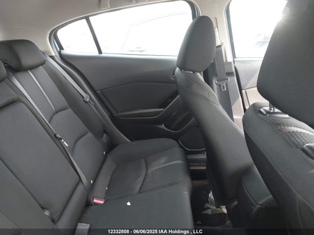 3MZBN1L7XJM223943 Mazda pe