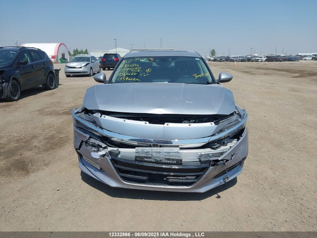 1HGCV1F95JA806410 Honda Accord Touring