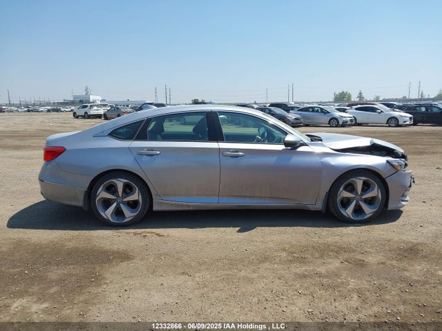 1HGCV1F95JA806410 Honda Accord Touring