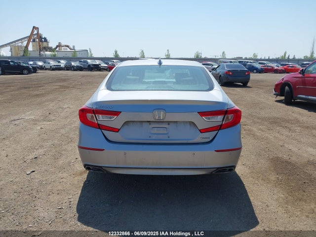 1HGCV1F95JA806410 Honda Accord Touring