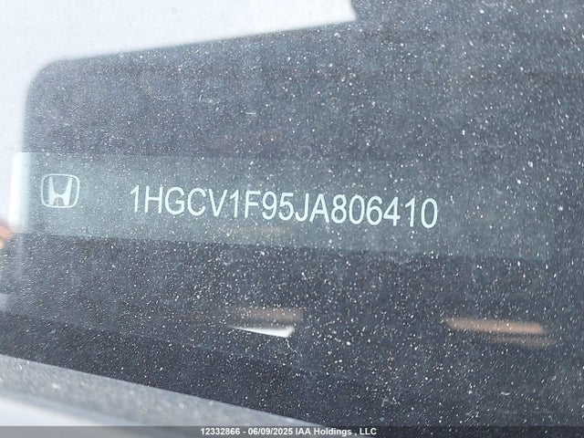 1HGCV1F95JA806410 Honda Accord Touring