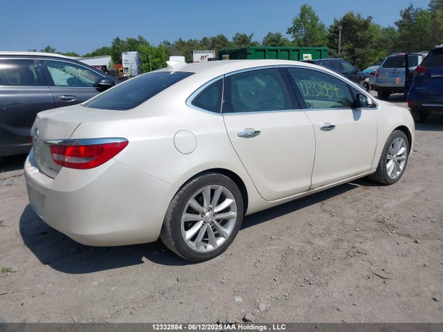 1G4PS5SK8F4153579 Buick lea