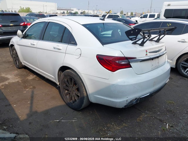 Chrysler 200 2014 1C3CCBBB5EN100737 Image 3