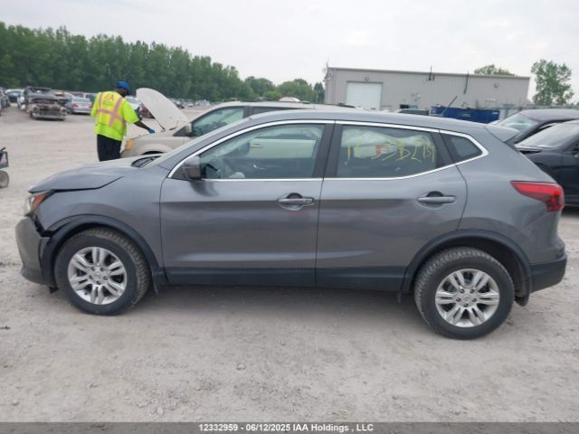 JN1BJ1CR6KW327799 Nissan 2019