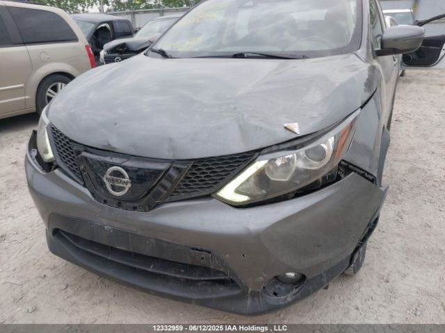 JN1BJ1CR6KW327799 Nissan 2019
