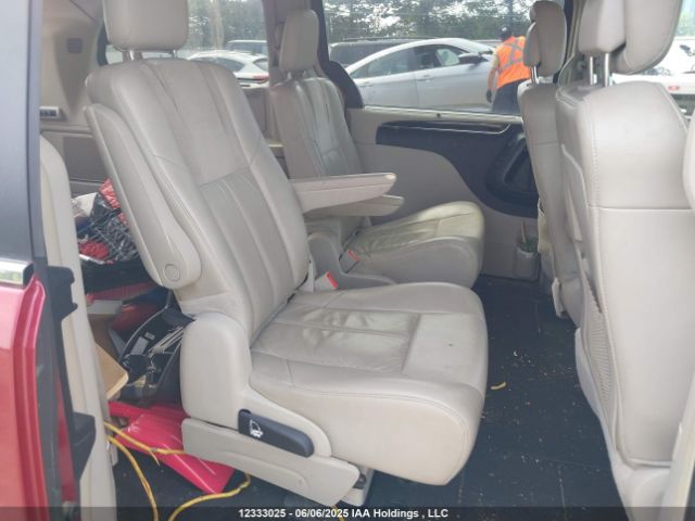 2C4RC1GGXGR138846 Chrysler Town and Country