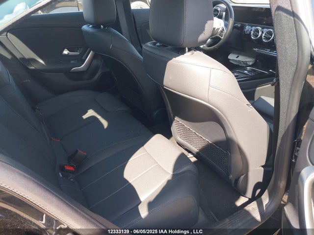 W1K5J4HB0SN520615 Mercedes-Benz m260