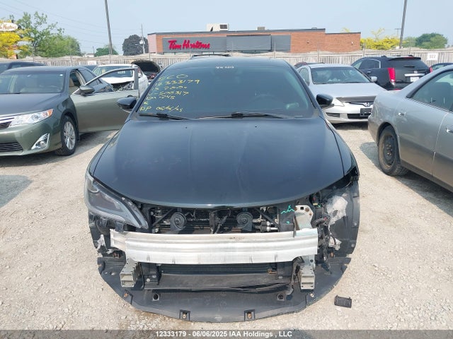 1C3CCCCG6FN506317 Chrysler 2015
