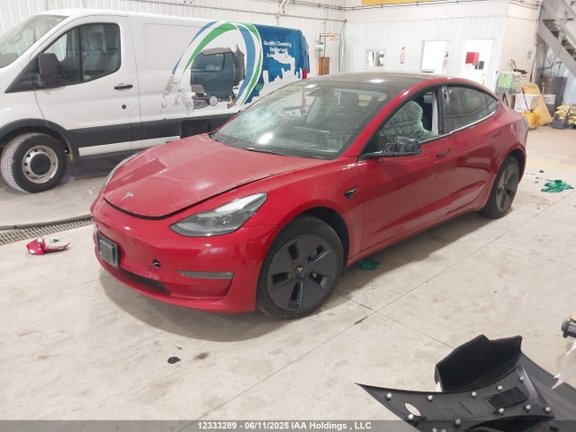 Tesla MODEL 3 2022 5YJ3E1EB3NF235001 Image 2