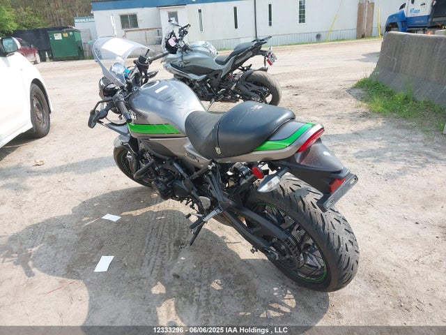 JKAZR2E16KA003910 Kawasaki ZR900