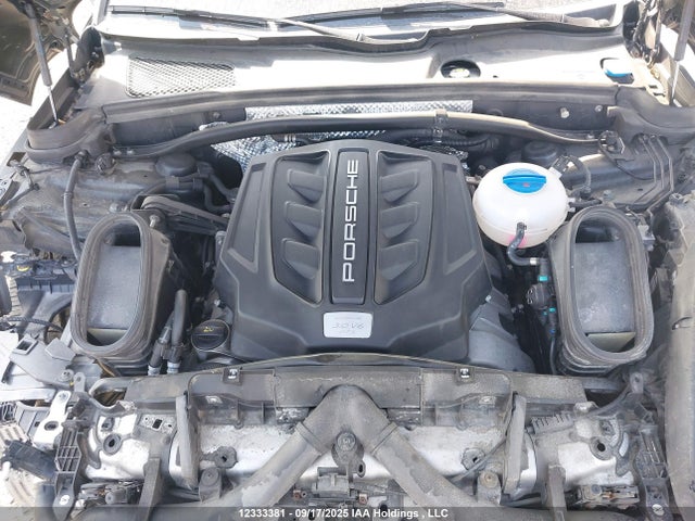 Porsche Macan 2018 WP1AG2A56JLB65667 Image 10