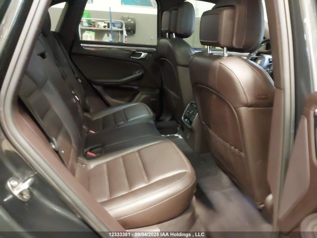 Porsche Macan 2018 WP1AG2A56JLB65667 Image 8