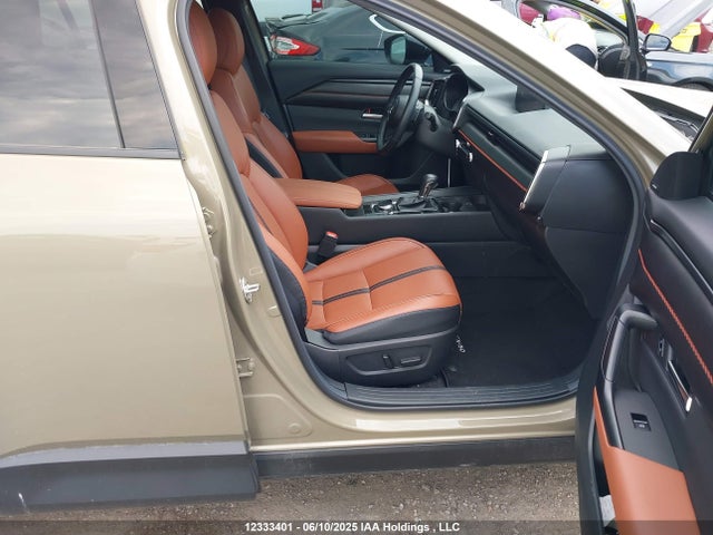 7MMVABDYXRN176052 Mazda py