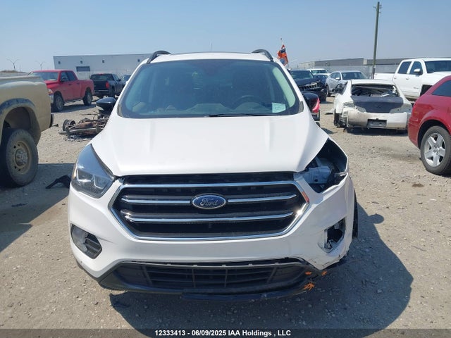 1FMCU9J9XKUB37618 Ford 2019
