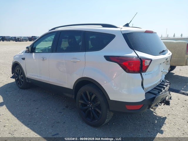 1FMCU9J9XKUB37618 Ford 2019