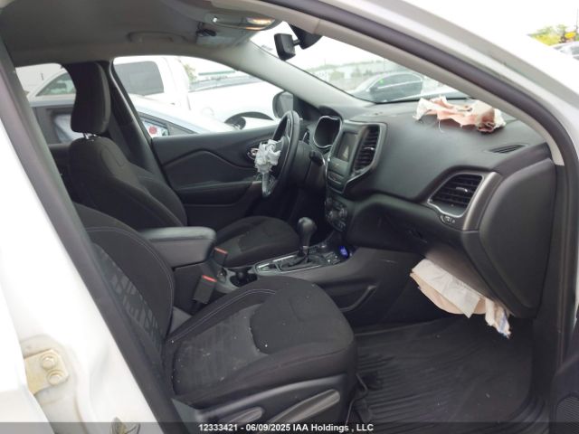 1C4PJMCX4KD273983 Jeep Cherokee