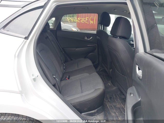 KM8K23AG2NU154365 Hyundai Kona Electric Preferred With Two-tone Roof