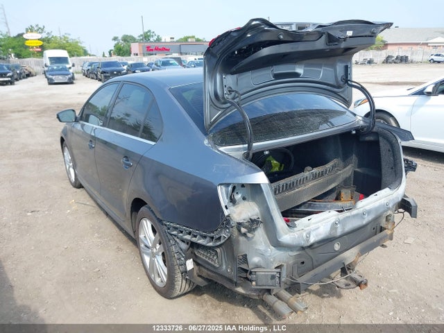 3VW3A7AJ8FM207636 Volkswagen 2015