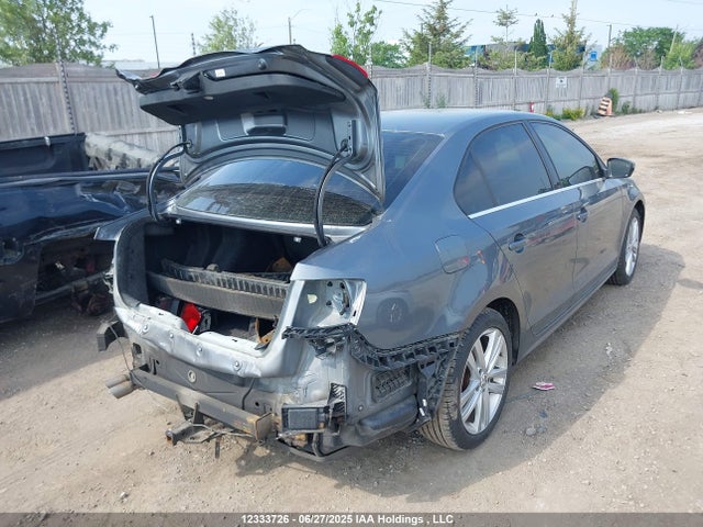 3VW3A7AJ8FM207636 Volkswagen 2015