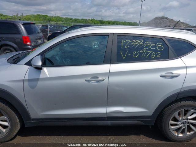 KM8J33A49GU091752 Hyundai Tucson