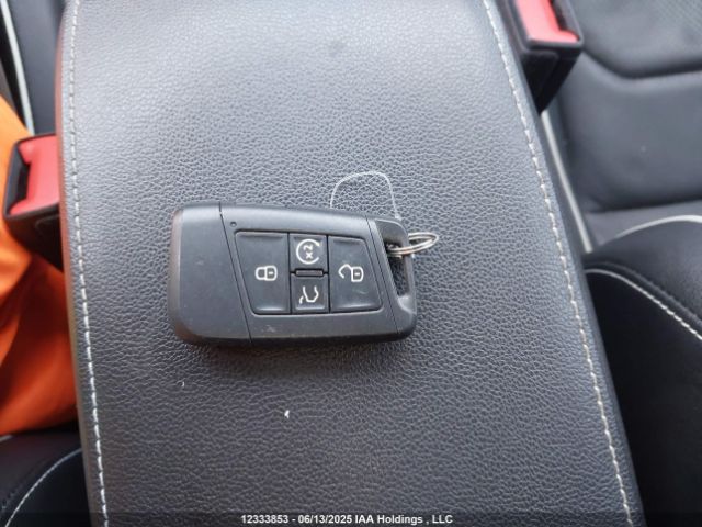 3VV4B7AX8NM048710 Volkswagen Tiguan