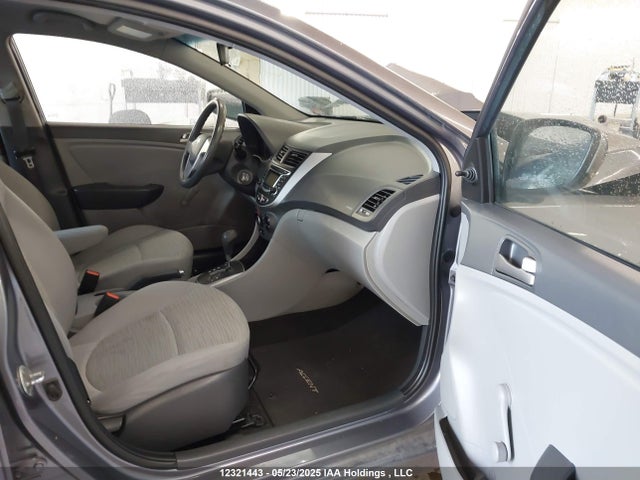KMHCT4AE4GU067821 Hyundai Accent Le