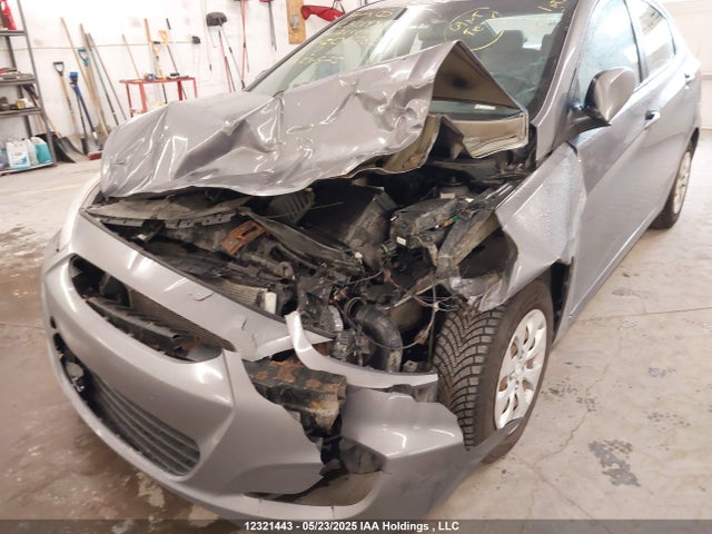 KMHCT4AE4GU067821 Hyundai Accent Le