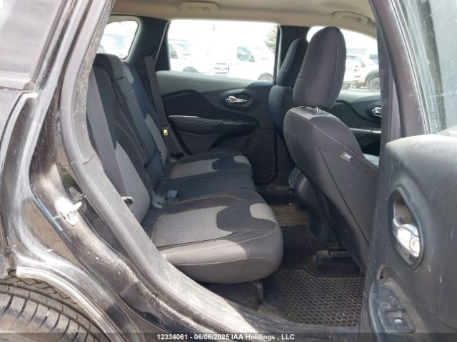 1C4PJMAS6FW680530 Jeep Cherokee