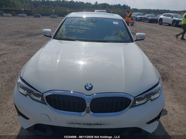 3MW5R7J05M8C03915 BMW 330i Xdrive