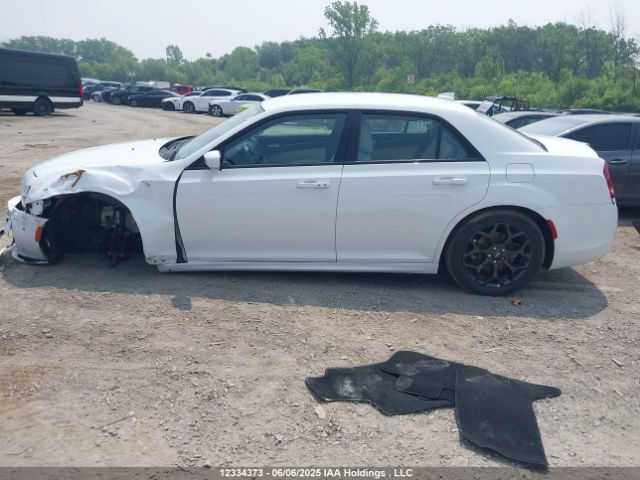2C3CCASG4PH561297 Chrysler 300 Touring L
