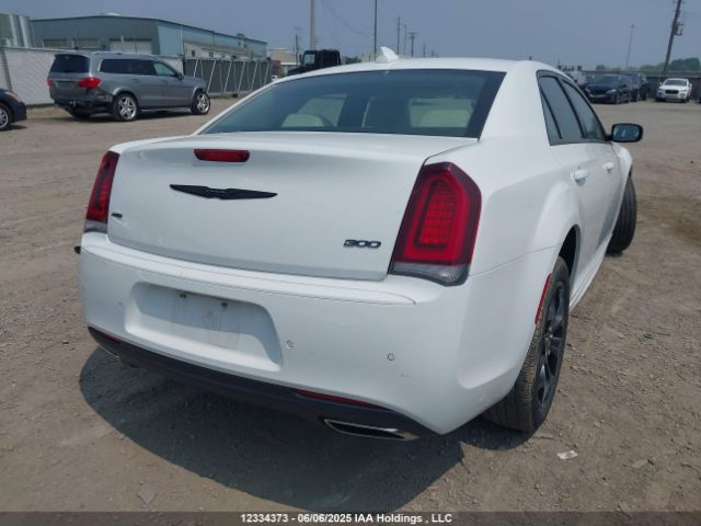 2C3CCASG4PH561297 Chrysler 300 Touring L
