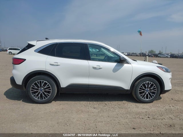 1FMCU0EZ6NUA77542 Ford hev/phev