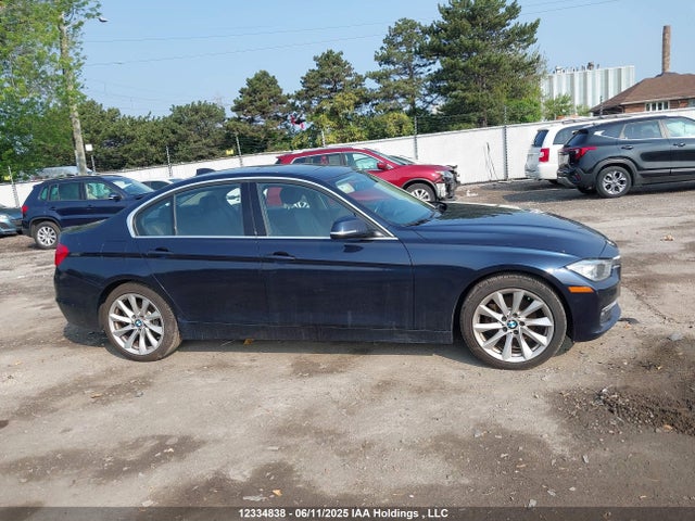 BMW 320i 2014 WBA3C3C56EF985435 Image 13
