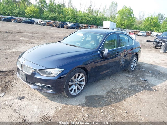 BMW 320i 2014 WBA3C3C56EF985435 Image 2