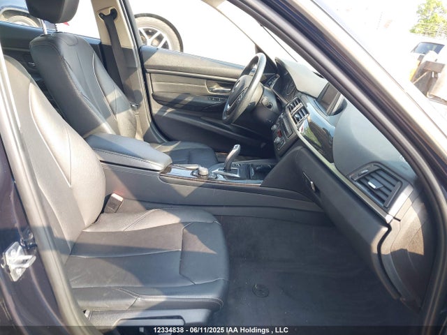 BMW 320i 2014 WBA3C3C56EF985435 Image 5