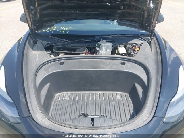 5YJ3E1EA3NF306057 Tesla MODEL 3