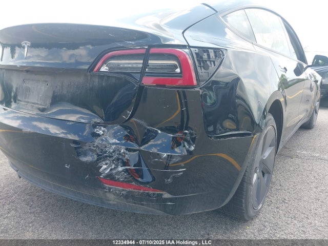 5YJ3E1EA3NF306057 Tesla MODEL 3