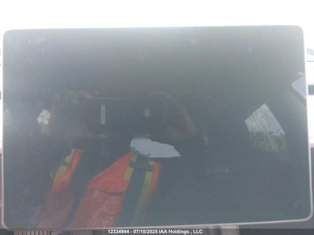 5YJ3E1EA3NF306057 Tesla MODEL 3