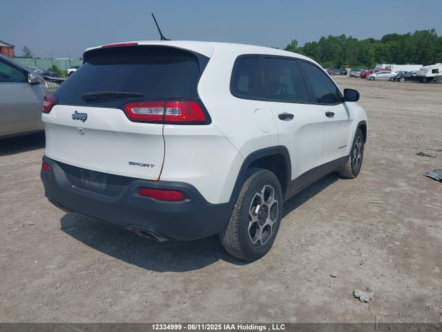 1C4PJLAS2FW591869 Jeep 2015