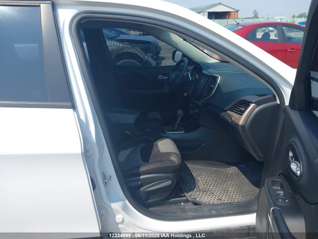 1C4PJLAS2FW591869 Jeep 2015