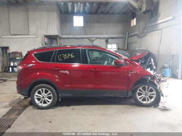 1FMCU9G90HUA42615 Ford 2017