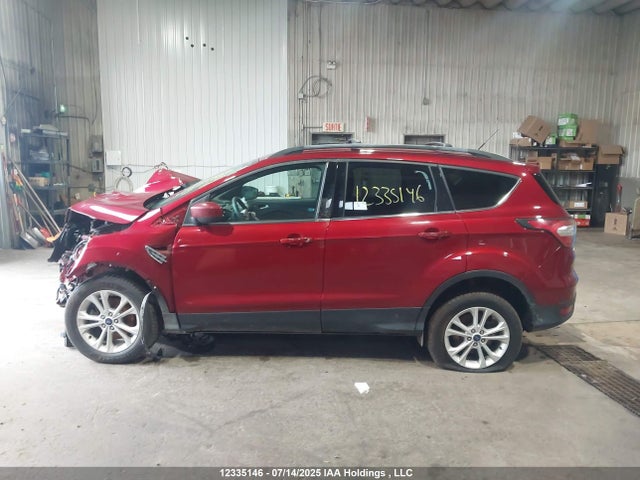 1FMCU9G90HUA42615 Ford 2017