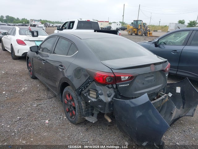 3MZBM1V78FM215217 Mazda pe