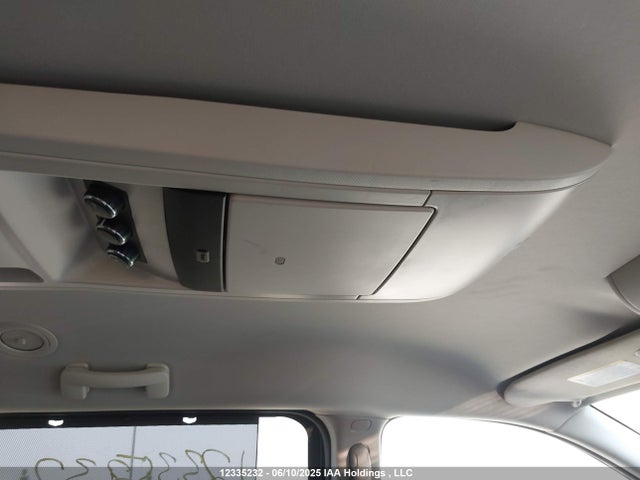 2C4RDGDGXHR880329 Dodge Grand Caravan