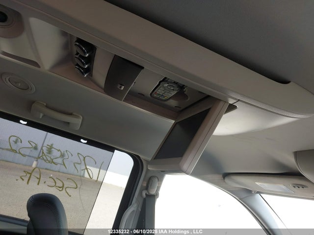2C4RDGDGXHR880329 Dodge Grand Caravan
