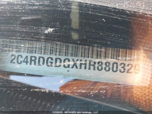 2C4RDGDGXHR880329 Dodge Grand Caravan