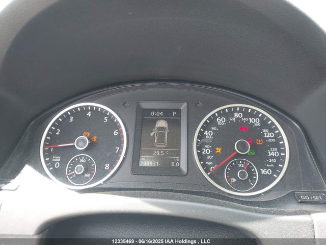 WVGBV3AX2EW558763 Volkswagen 2014